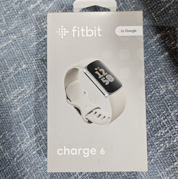 Fitbit Charge 6 Fitness Tracker